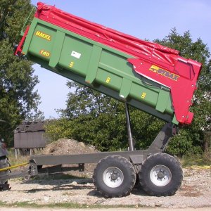 GYRAX - Remorque monocoque élévatrice BMXL EL 2000 - Les remorques agricoles monocoques élévatrices BMXL EL 2000 permettent d'améliorer vos chantiers de semis ou d'engrais en assurant une vidange par trappe jusqu'à une hauteur de 2m.