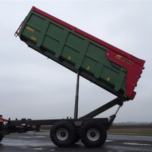 GYRAX - Remorque monocoque élévatrice BMXL EL 2400 - Les remorques agricoles monocoques élévatrices BMXL EL 2400 permettent d'améliorer vos chantiers de semis ou d'engrais en assurant une vidange par trappe jusqu'à une hauteur de 2,40m.