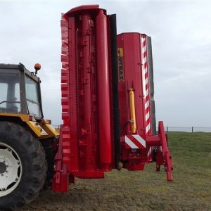 GYRAX - Broyeurs Horizontaux GYRAX - GYRAX étoffe son offre de broyeurs agricoles avec une gamme de broyeurs à axes horizontaux fabriqués et équilibrés dans nos usines.